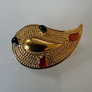 Elegant Gold Brooch with Multicolor Accents